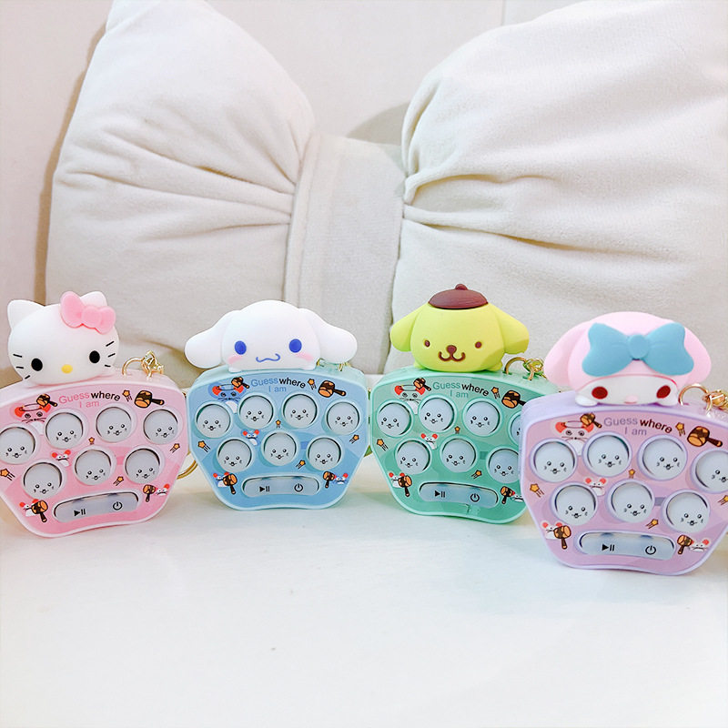 Sanrio Hello Kitty Game Consol - Gaming Console Keychain recension och pris